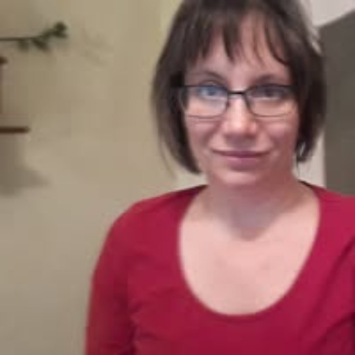 tutora.hu — Éva Simonfi